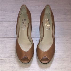 KORS Michael Kors brown leather wedges